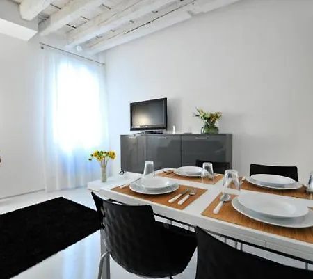 Venetian Apartments-3